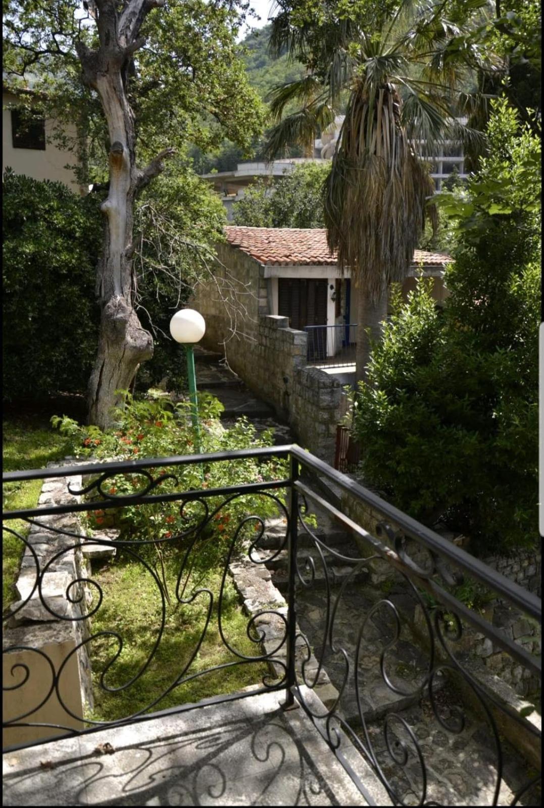 Nerina Apartment Petrovac Екстериор снимка