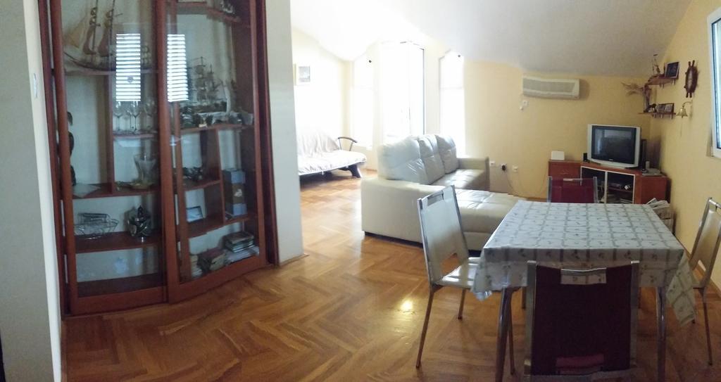 Nerina Apartment Petrovac Екстериор снимка